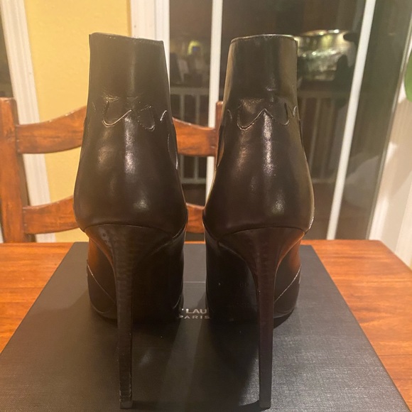 Saint Laurent Black leather western stiletto bootie with chrome tip. Size 40. - Picture 3 of 11